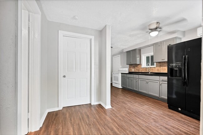 Building Photo - 601 Booker T Washington St