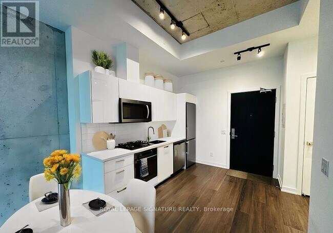 Photo - 55 Ontario St Unit 807