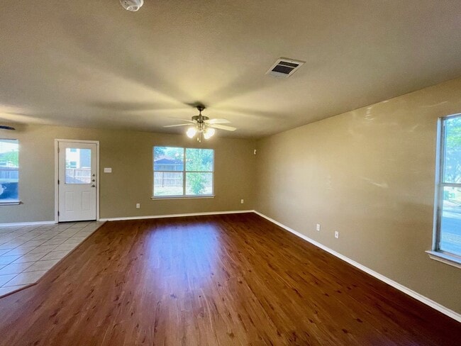 Photo - BEAUTIFUL 4 BR/2BTH HOUSE LOCATED IN CIBOL...