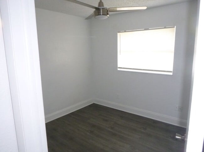 Photo - 572 Santiago Ave