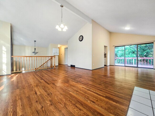 Photo - Charming 4-Bedroom Home with Bonus Rooms &...