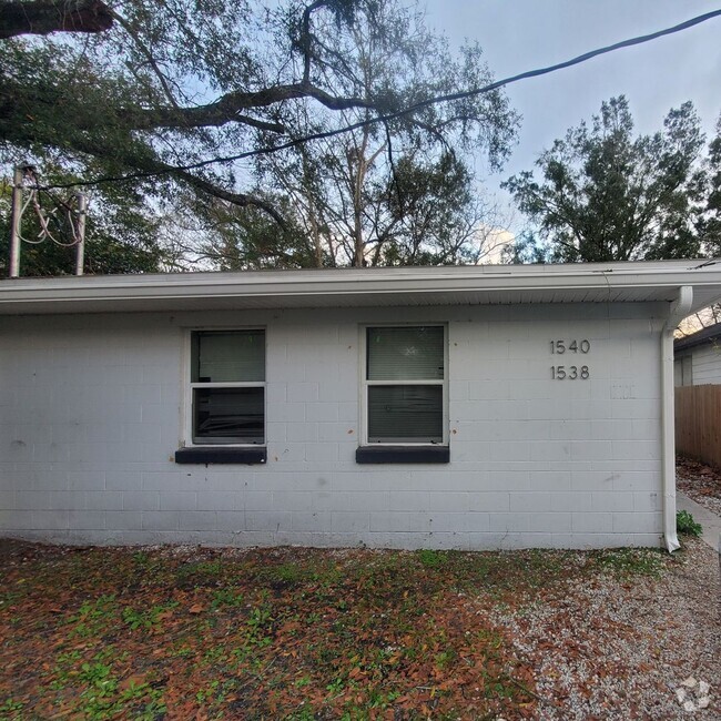 Building Photo - Logan St Duplex Unit 1538 Logan St Rental