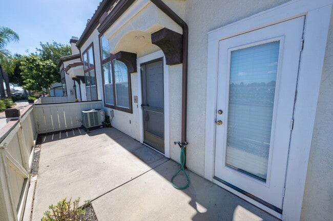 Beautiful 2 bed 2.5 bath condo available n... - Beautiful 2 bed 2.5 bath condo available n...