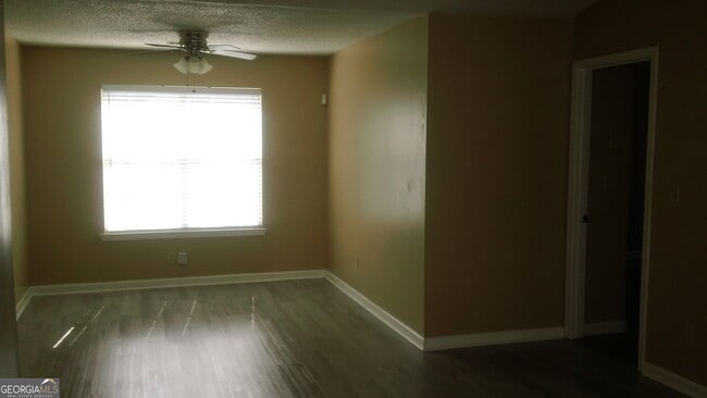 Photo - 122 Samanthas Way