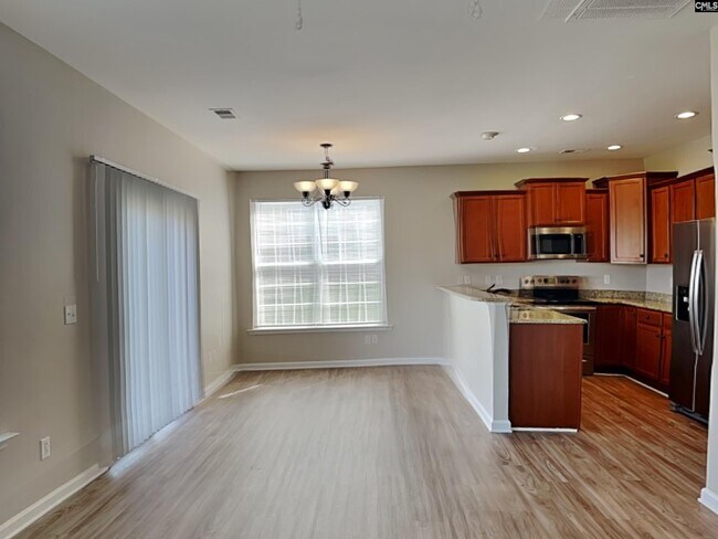 Photo - 651 Braekel Way