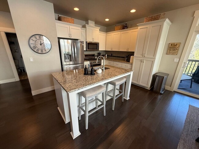Photo - Beautiful 3 Bed/2.5 Bath Home in SE Bend - Ruby Peak Lane
