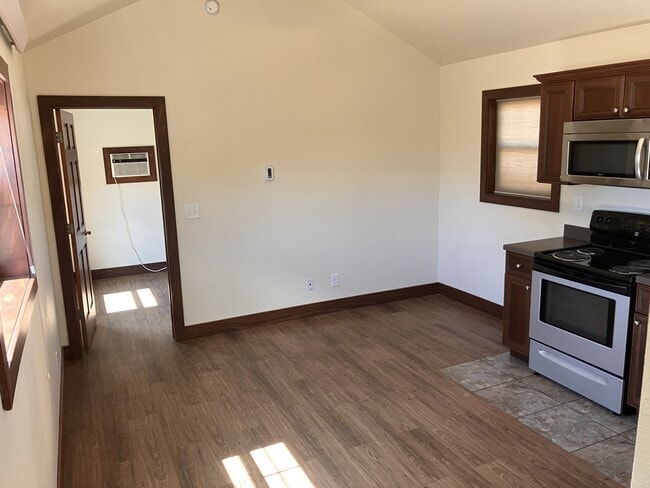 Photo - 111 E Cottonwood Dr