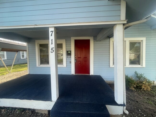 Photo - All brand new and updated, conveniently located in the heart of Norman!