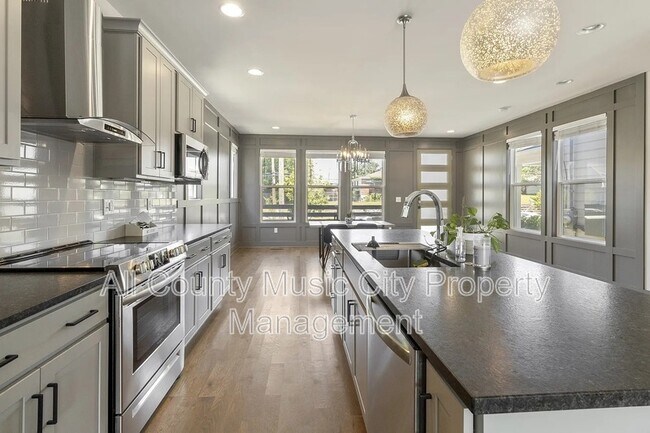 Photo - 1507B 14th Ave N