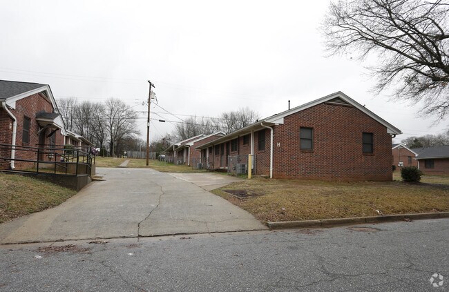 Photo - Drummond Village Apartments