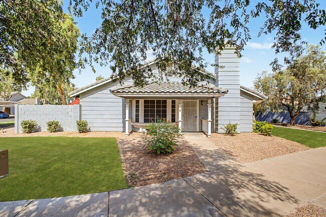 Building Photo - Welcome home to this charming 2-bedroom, 2-bath residence in the heart of Chandler! Unit 1041