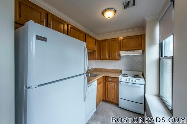 1078 Boylston St Unit 4
