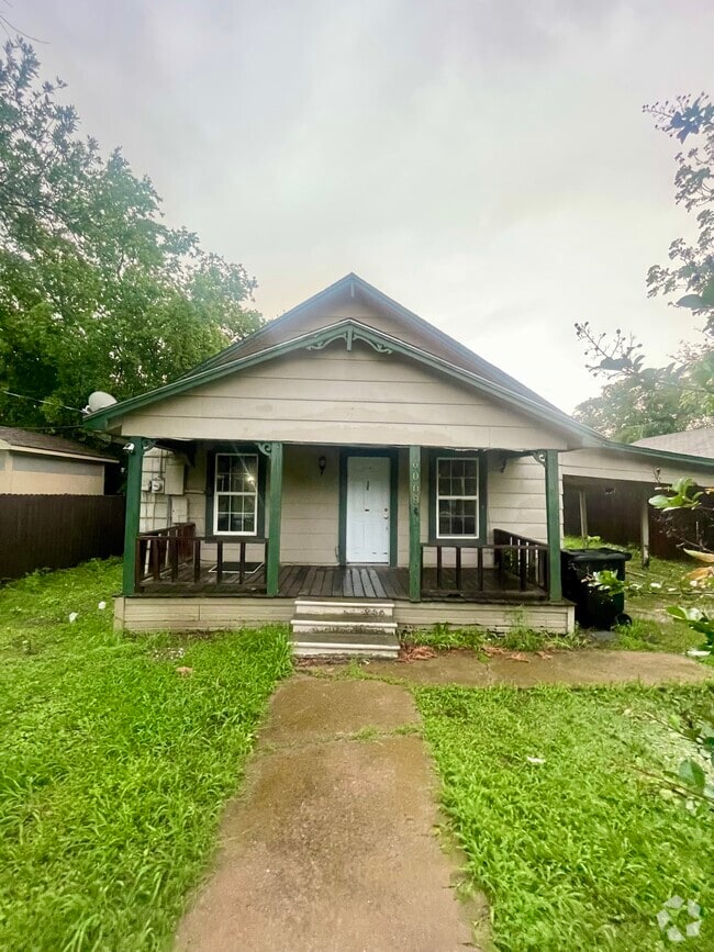 Building Photo - 6008 Trinity St Rental
