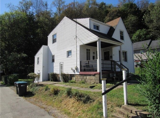 Building Photo - 100 Curtis St Unit Apt C.   Studio