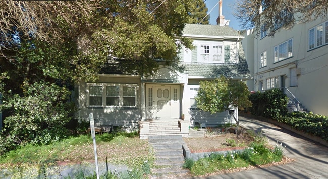 Building Photo - 2481 Hilgard Avenue Unit A