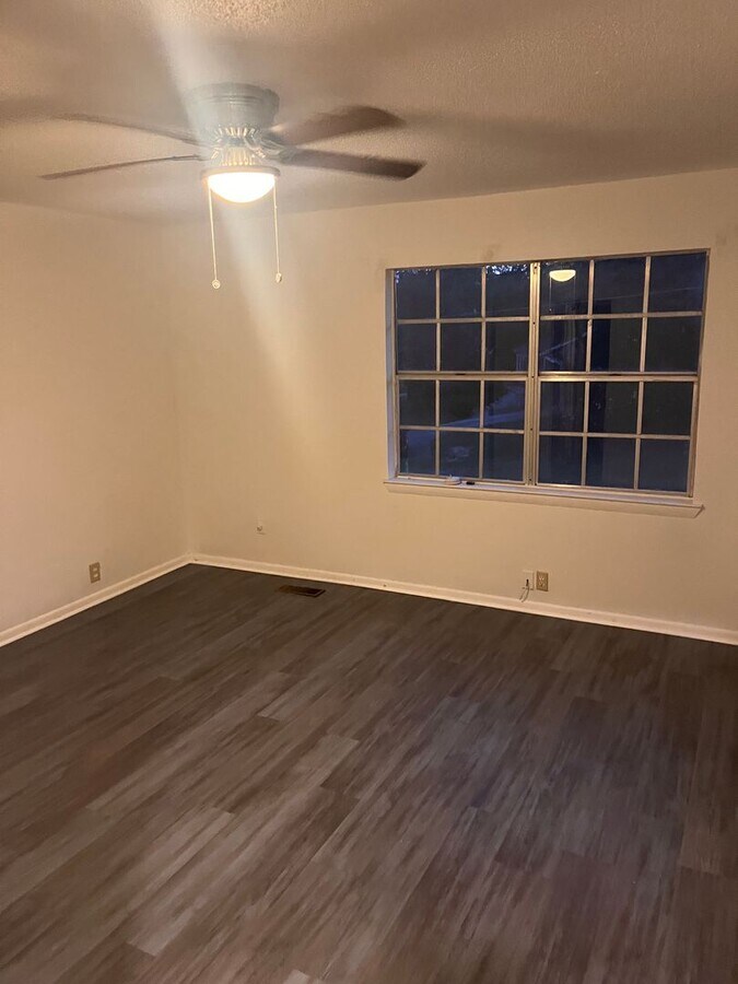 Photo - 3653 Shirl Jo Ln Unidad B