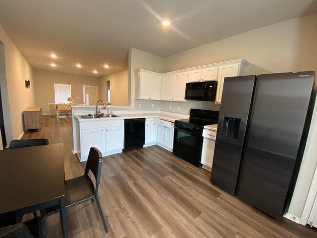 Photo - 5412 Mariposa Grv Dr