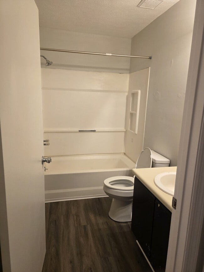 Photo - 107 Dogwood Cir