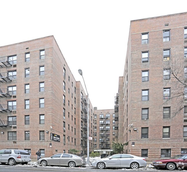 Photo - 132-35 Sanford Avenue