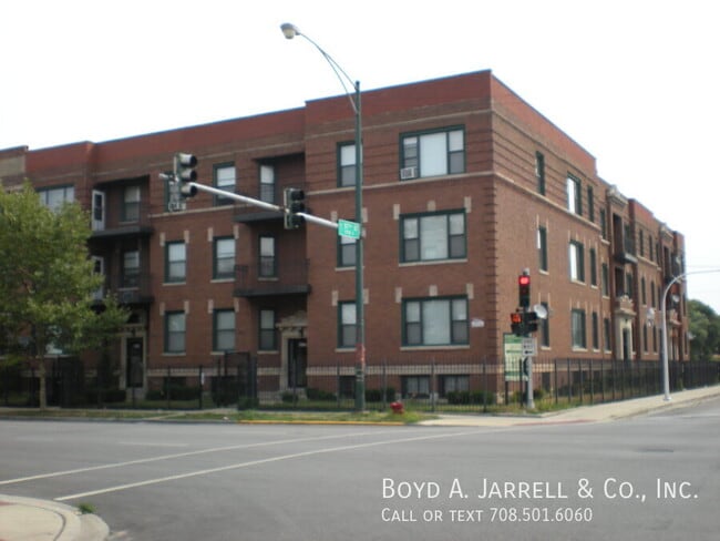 Building Photo - 5659 S Indiana Ave Unit 098 5659-3 Rental