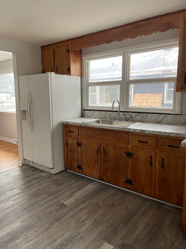 402 Buckley Rd Apartments Unit B Liverpool, NY