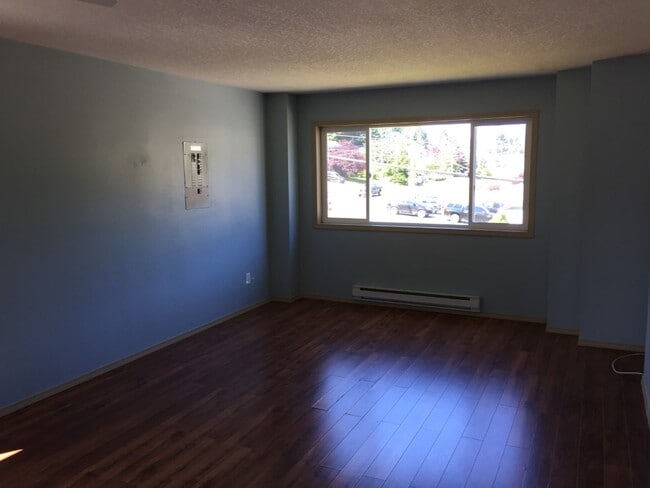 Photo - 4700 Fairbrook Crescent