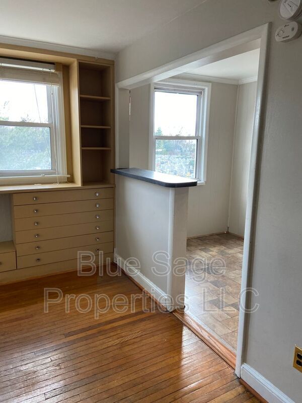 Photo - 2254 S Harwood Ave