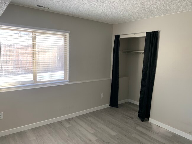 Photo - 1435 Manitou Blvd Unidad 2