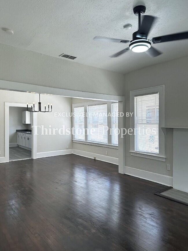 137 W 18th St