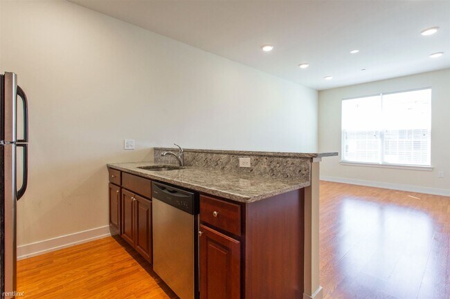 Photo - 2 br, 1 bath Triplex - 1405 N SYDENHAM ST ... Unit 2A