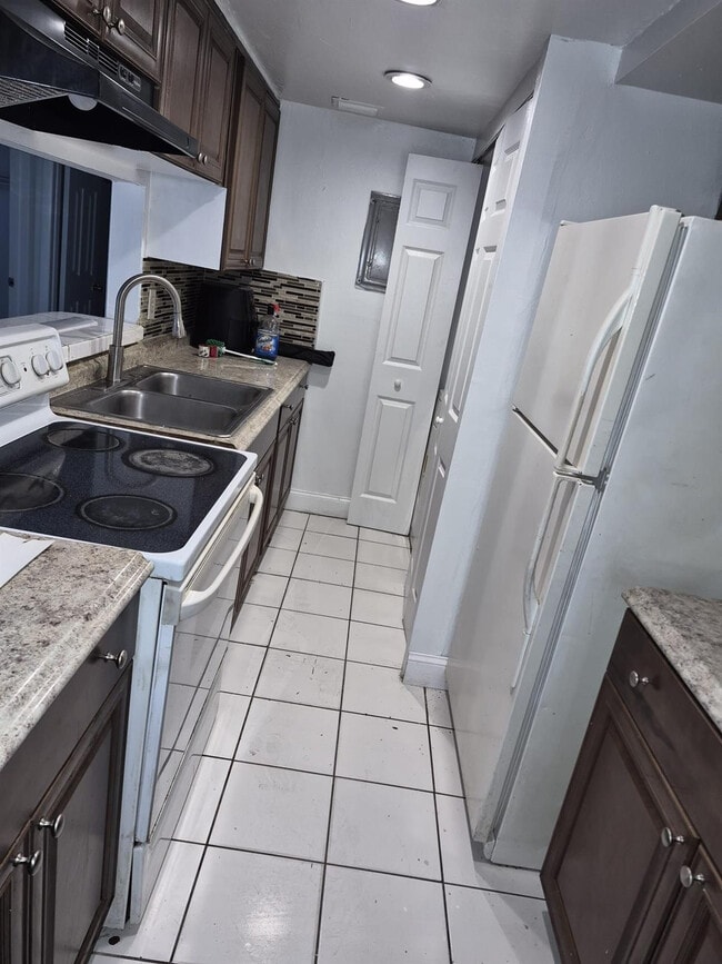 Photo - 4455 Treehouse Ln Unit 15B