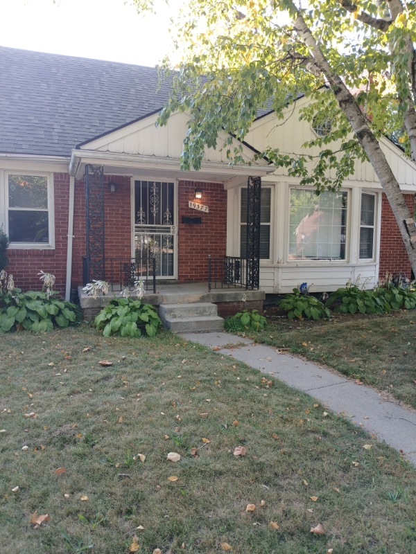 Photo - 19377 Forrer St