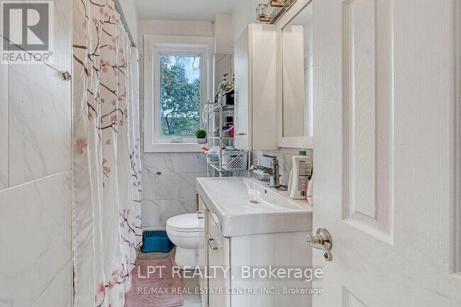 Photo - 421 St Augustine Dr