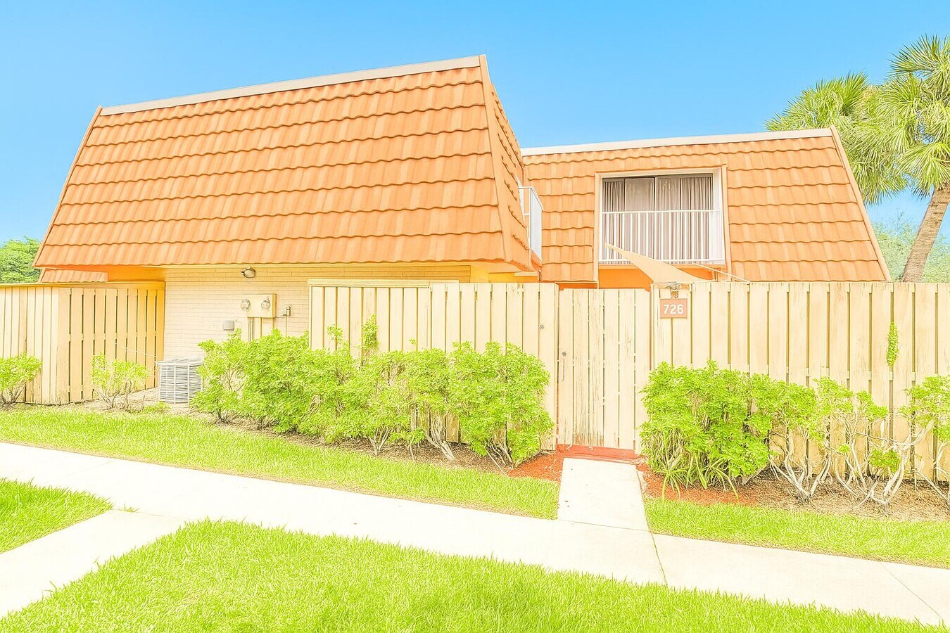 Photo - 728 Mill Valley Pl