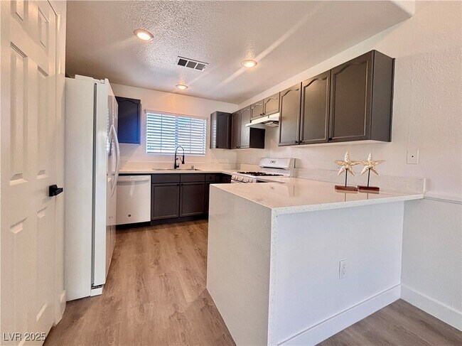 Photo - 400 Amber Pine St Unidad 203 Rental