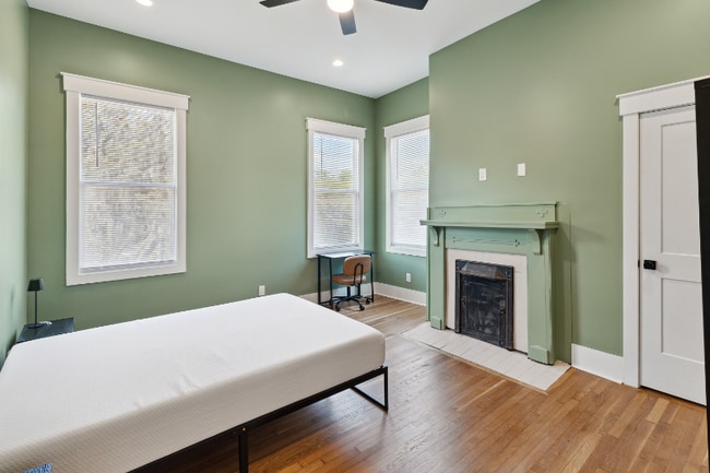 Photo - 1133 E Henry St