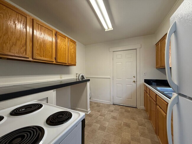 2104 E 13th St Unit 2102