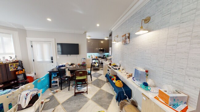 15 Lanark Rd Unit 1