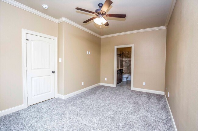 Photo - 1516 Amundsen St