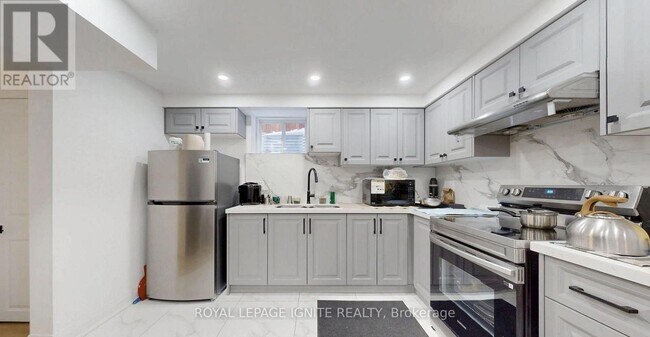Photo - 1572 Honey Locust Pl