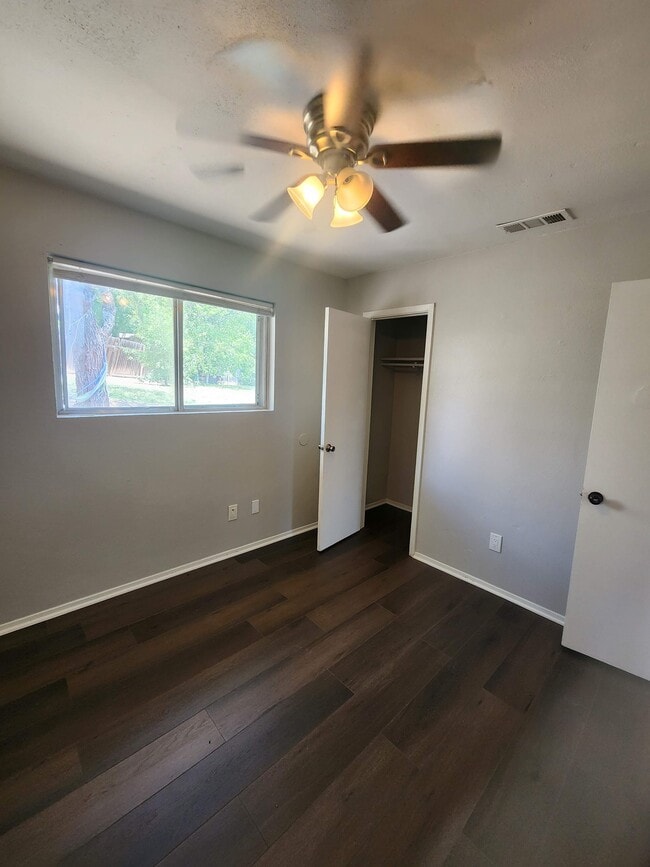 Photo - 6916 Pondsdale Ln