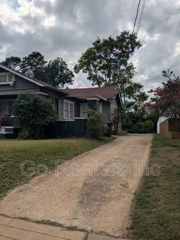 Photo - 816 Goldwire St SW