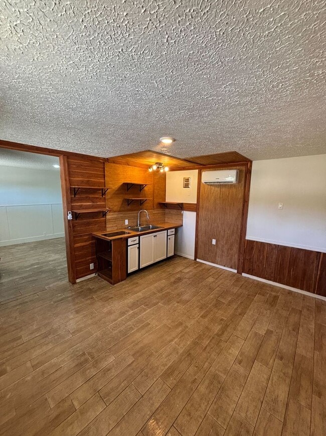 Building Photo - Highland Grove Unit 8