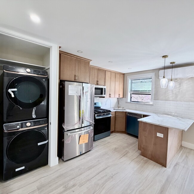 Building Photo - 2569 49th St Unit 2