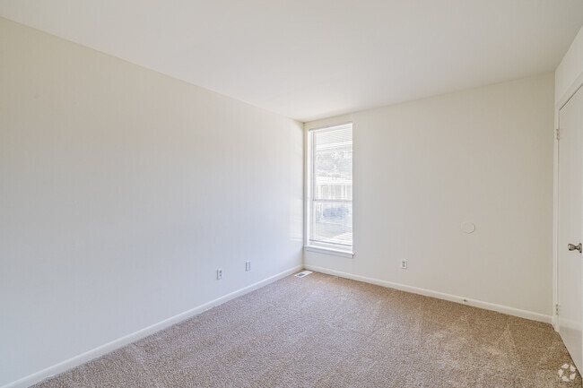 2BR, 1BA - 950SF - Second Bedroom - Village at the Arbors