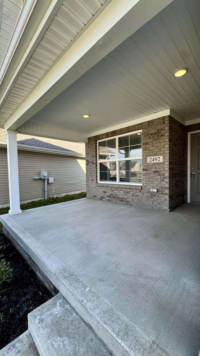 Photo - 2492 Feathersound Wy