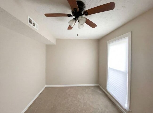 Building Photo - 1223 Dalraida Rd
