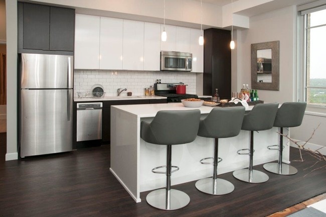 Photo - Custom House