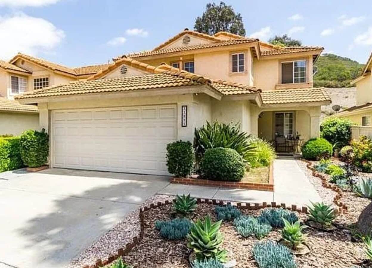 Lovely 1810 sq. foot 2 Story Home in Rancho Bernardo - Lovely 1810 sq. foot 2 Story Home in Rancho Bernardo