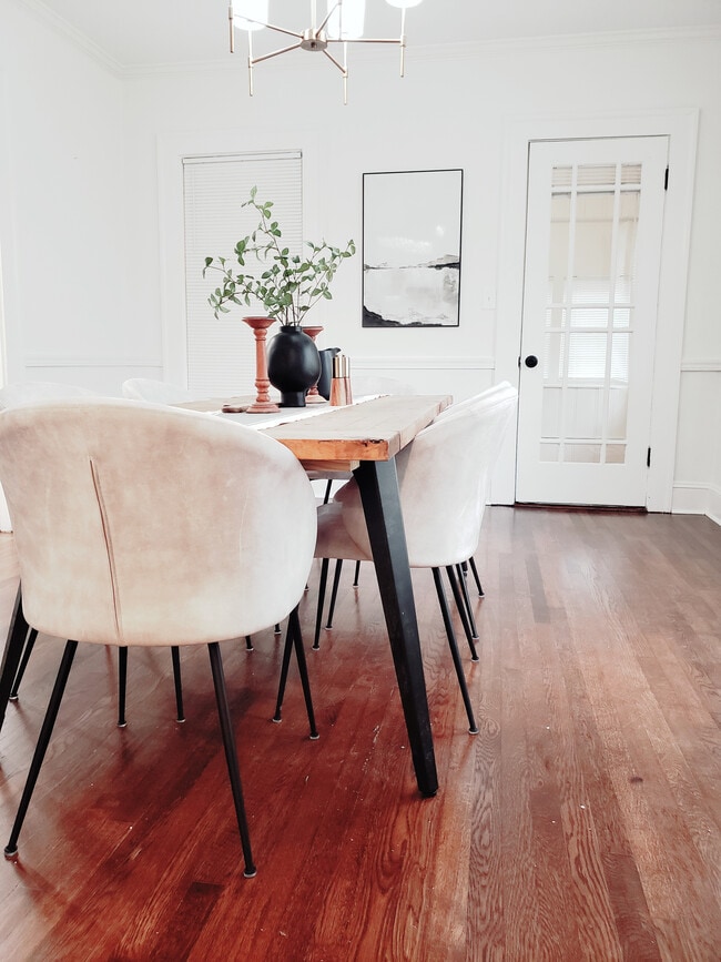 Photo - Room in House on Evans Dr SW